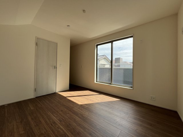 羽村市小作台4丁目　新築戸建全6棟の洋室|【洋室2】広々8帖！