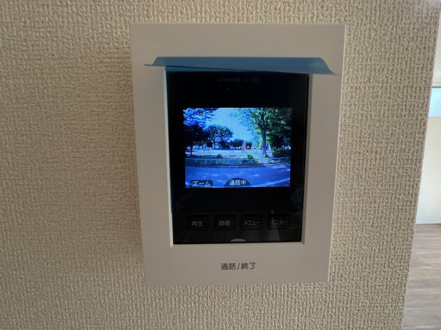 羽村市小作台4丁目　新築戸建全6棟のセキュリティ|モニター付きインターホンあり。急な来客でも室内から顔が確認できると安心ですよね