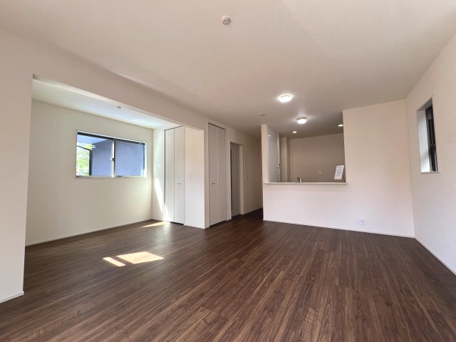 羽村市小作台4丁目　新築戸建全6棟の居間・リビング|LDK15.75帖