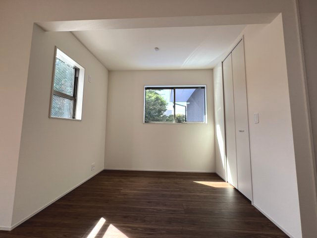 羽村市小作台4丁目　新築戸建全6棟の洋室|【洋室1】3帖　リビングの続き間の使える自由度のある洋室。