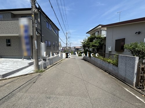 【前面道路含む現地写真】 | 【仲介手数料０円】伊勢原市八幡台2丁目　新築一戸建て　3号棟　全3棟 | 伊勢原市八幡台2丁目　新築一戸建て　全3棟