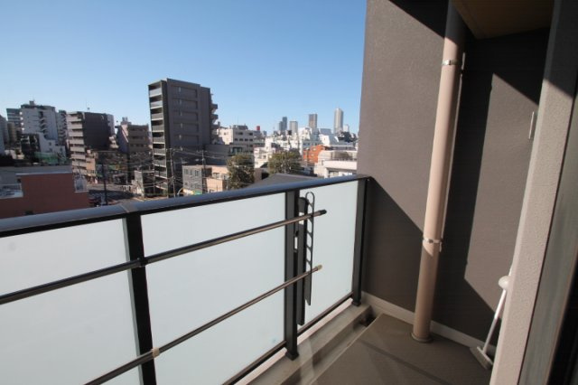 【バルコニー】