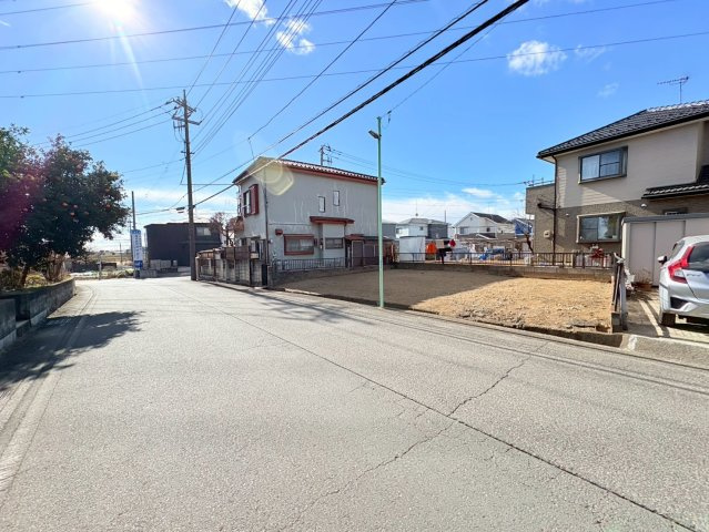 川越市小堤　建築条件なし売地　東武東上線『鶴ヶ島駅』徒歩33分　【名細小学区】の前面道路含む現地写真
