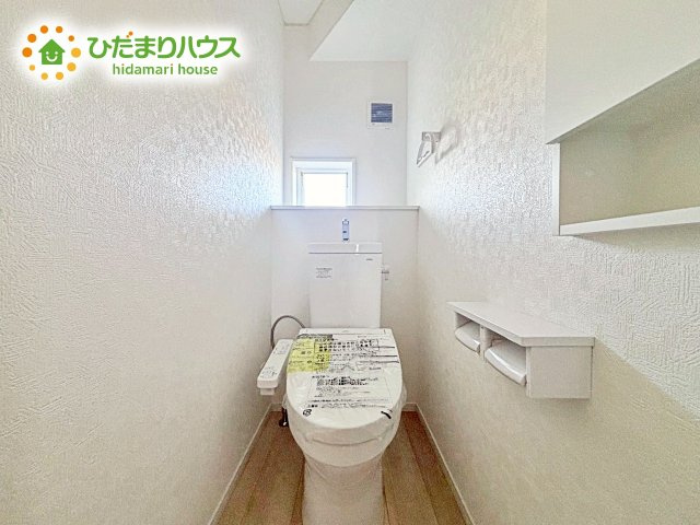 【トイレ】 | ひたちなか市磯崎町第3　新築戸建　2号棟 | 温水で汚れを落とせるため、トイレットペーパーで何度も拭く必要がないため、肌への負担を減らせます！
