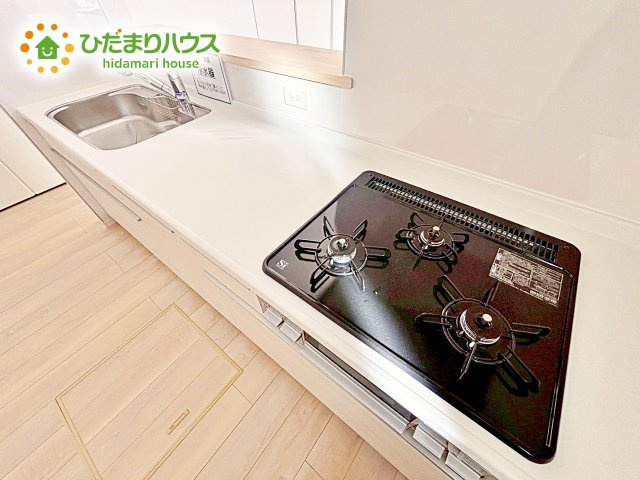 【キッチン】 | ひたちなか市磯崎町第3　新築戸建　2号棟 | 料理をしながらでも、ご家族との会話を楽しめる対面式キッチン♪