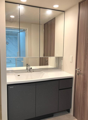 【洗面所】 | プレミスト横濱反町 | 明るい洗面所です