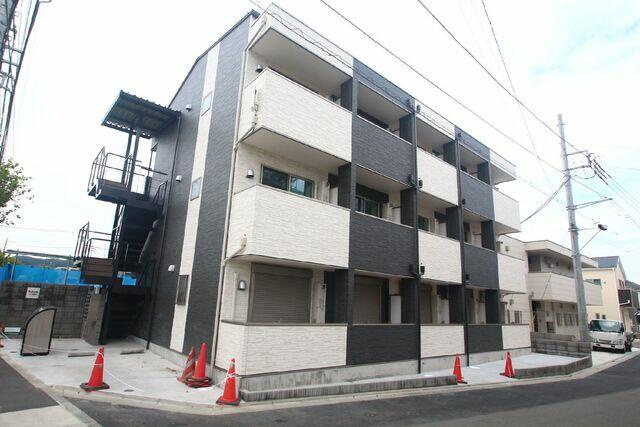 稲城市東長沼のアパート