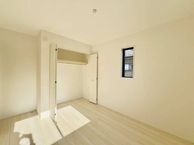 前橋市南町の洋室|お子様の一人部屋デビューにも最適♪