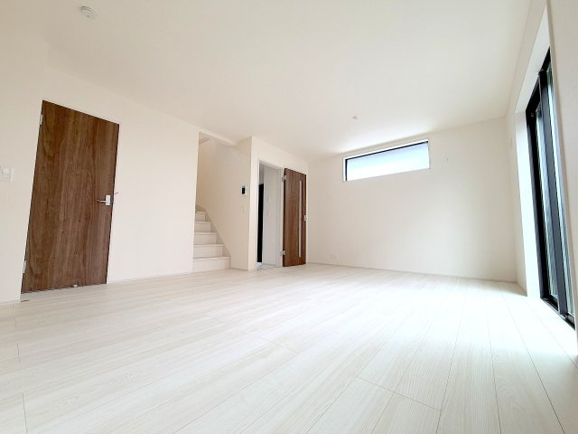 福生市熊川　新築戸建て　全1棟の居間・リビング