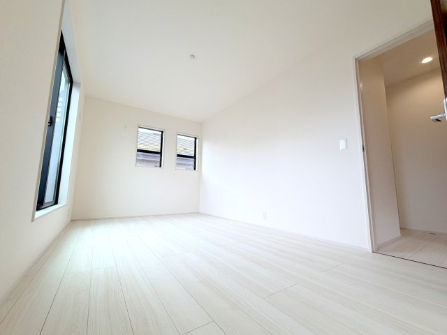 福生市熊川　新築戸建て　全1棟の洋室