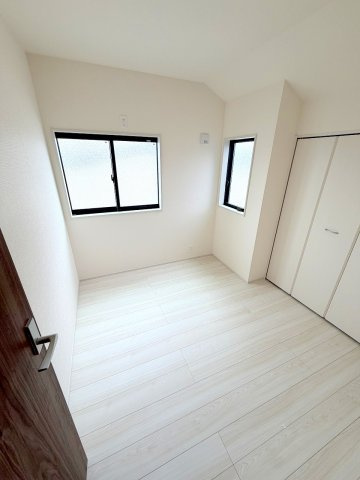 福生市熊川　新築戸建て　全1棟の洋室