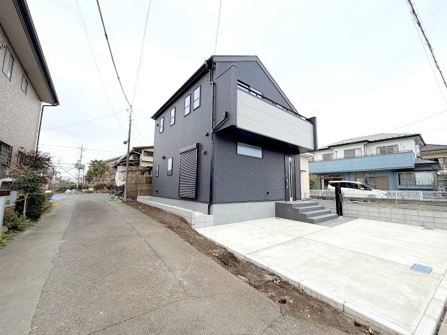福生市熊川　新築戸建て　全1棟の前面道路含む現地写真