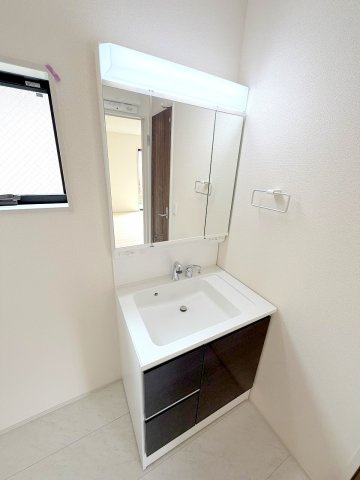 福生市熊川　新築戸建て　全1棟の独立洗面台