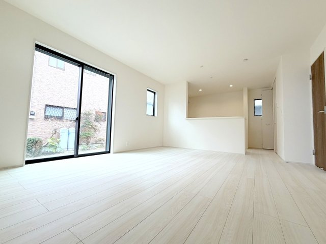 福生市熊川　新築戸建て　全1棟の居間・リビング
