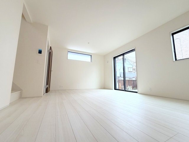 福生市熊川　新築戸建て　全1棟の前面道路含む現地写真