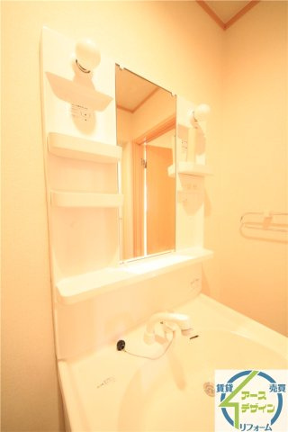 ユニヴェールの独立洗面台|※類似部屋