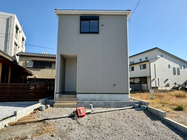 高知市中須賀町 第2 新築戸建て1号棟の外観|シンプルに、心地よく、毎日の暮らしに“ちょうどいい”が詰まった4LDKです。