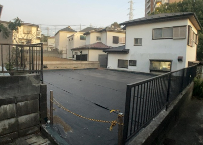 【外観】 | 隣家の土地はどうなっているのか、生活利便施設が近くにあるのか、学校まで近いかなど、お客様のライフスタイルにあわせたイメージが重要です。また、近くにあると困る施設が近くにないかも確認するといいでしょう。