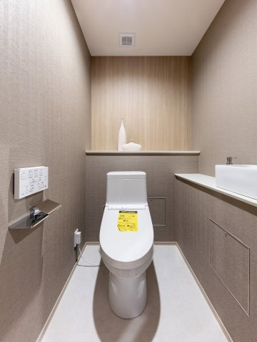 【トイレ】 |  Ｗコンフォートタワーズウエスト | ～手洗いボウル付きのトイレ写真～
