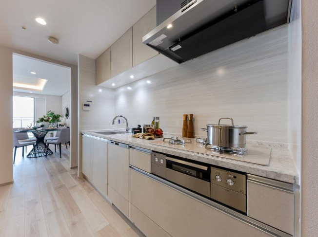 【キッチン】 |  Ｗコンフォートタワーズウエスト | ～5帖超の広々キッチン写真～