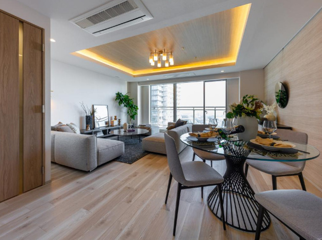 【ダイニング】 |  Ｗコンフォートタワーズウエスト | ～ゆったり18帖超の広々リビングダイニング写真～