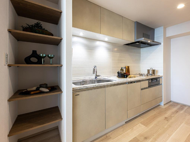 【キッチン】 |  Ｗコンフォートタワーズウエスト | ～パントリー付きのキッチン写真～