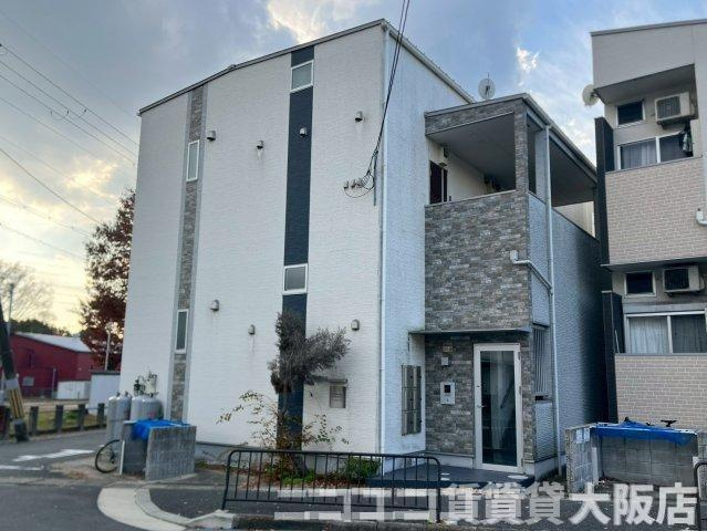 京都市山科区大宅関生町のアパートの外観