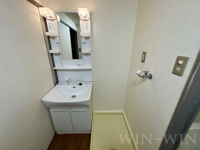 ユトリロ曙の独立洗面台