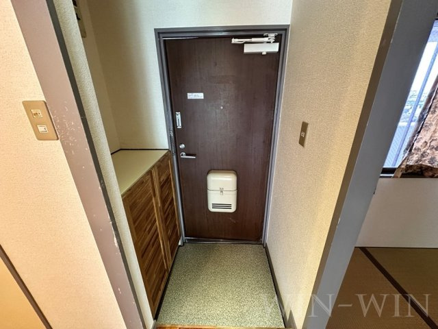 ユトリロ曙の玄関