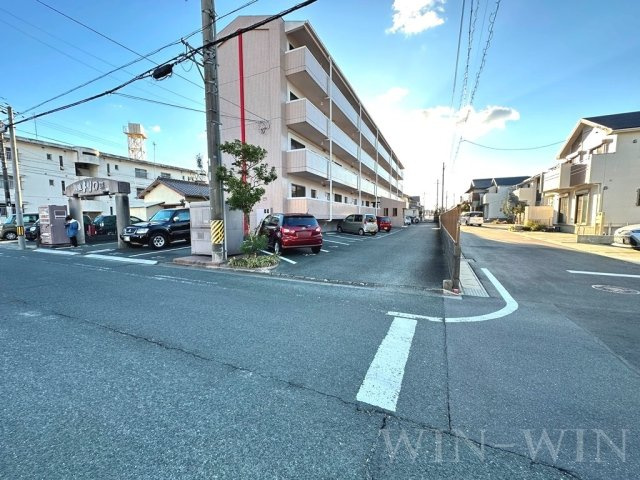 ユトリロ曙の駐車場