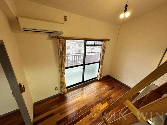 ユトリロ曙の居間・リビング