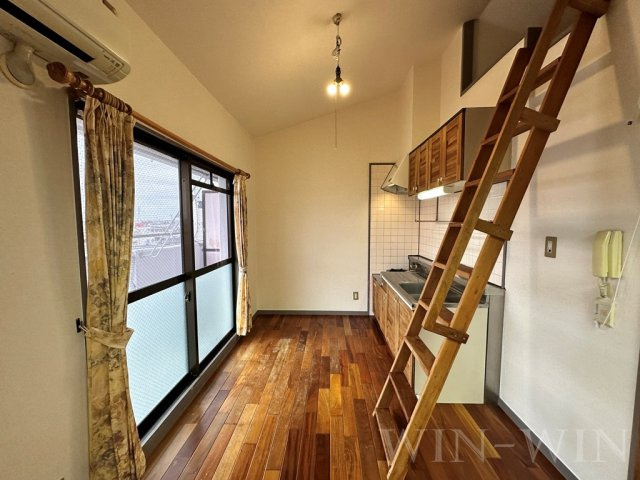 ユトリロ曙の居間・リビング