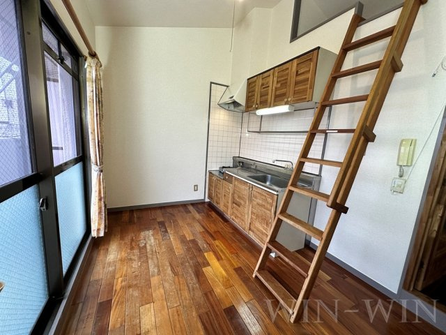 ユトリロ曙のその他