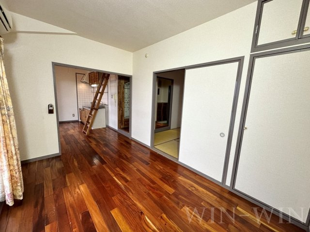 ユトリロ曙の居間・リビング