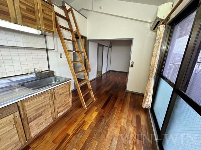 ユトリロ曙の居間・リビング