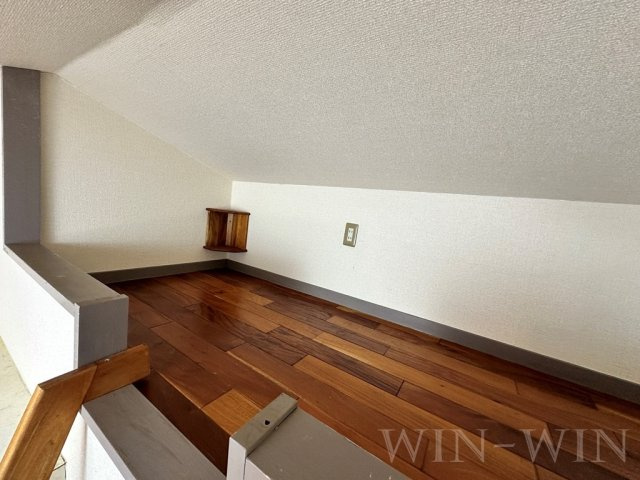 ユトリロ曙のその他