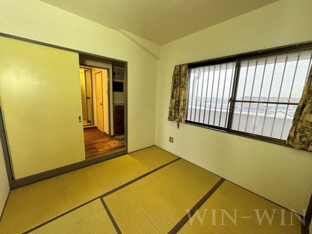 ユトリロ曙の寝室