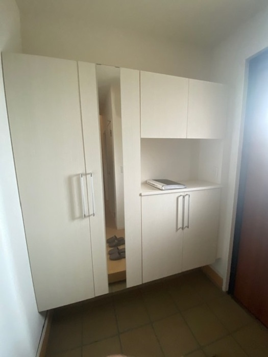 プロムナード沢良宜の玄関