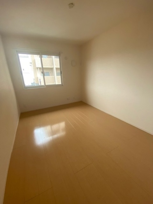 プロムナード沢良宜の寝室