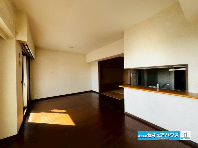 刈谷寿町パークホームズの居間・リビング|【LDK】 
◆日当たりが良く温かい広々リビングは家族の団らんスペースになります。