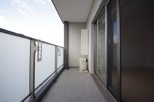 【バルコニー】