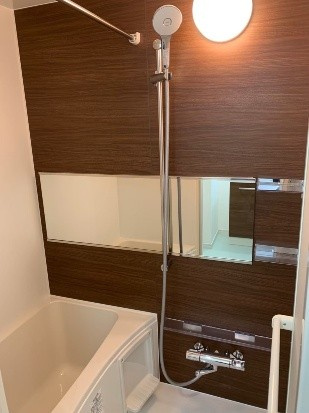 横浜市港南区笹下３丁目のアパートの浴室