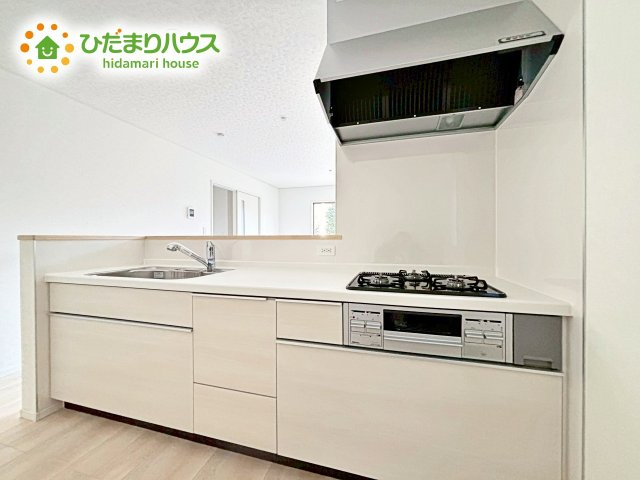 【キッチン】 | 笠間市笠間第3　新築戸建　2号棟 | 料理をしながらでも、ご家族との会話を楽しめる対面式キッチン♪