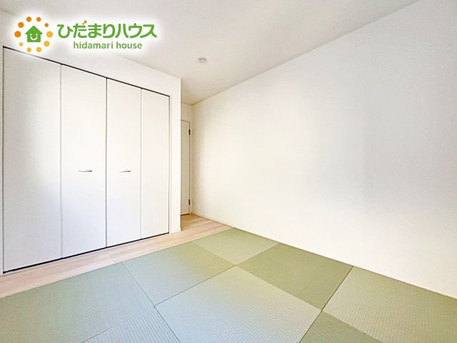 【和室】 | 笠間市笠間第3　新築戸建　2号棟 | 客間としてもお子様のプレイルームとしてもご活用頂けます。将来は寝室としても利用でき二階に上がらず生活導線を作ることができ大変重宝するスペース！