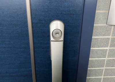 【防犯設備】 | マイ・コート八王子北野 | 当然のことではありますが、オートロックやセンサーライト、ホームセキュリティーなどの防犯設備があれば、小さいお子様がいるご家庭も安心ですよね！まず物件購入の際は、防犯設備もチェックするようにしましょう。