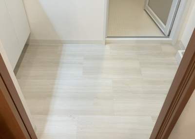 【脱衣所】 | マイ・コート八王子北野 | 洗面脱衣所は「体を綺麗に整える場所」という目的と役割を持っています。そして便利で使い勝手のいい「体を綺麗に整える場所」にするためには、配置や動線、照明や収納計画をしっかりと検討しておく必要があります。