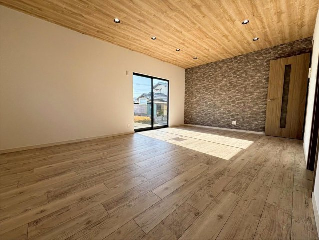 山陽小野田市高千帆2丁目の居間・リビング