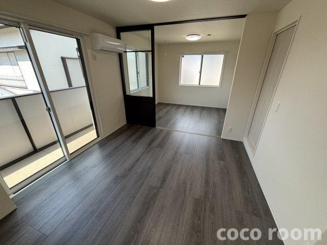 グランヴィラージュの居間・リビング