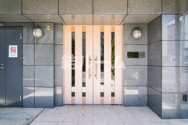 豊島区目白５丁目の賃貸マンションのエントランス