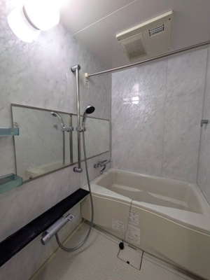 【浴室】 | パシフィック近代美術館前